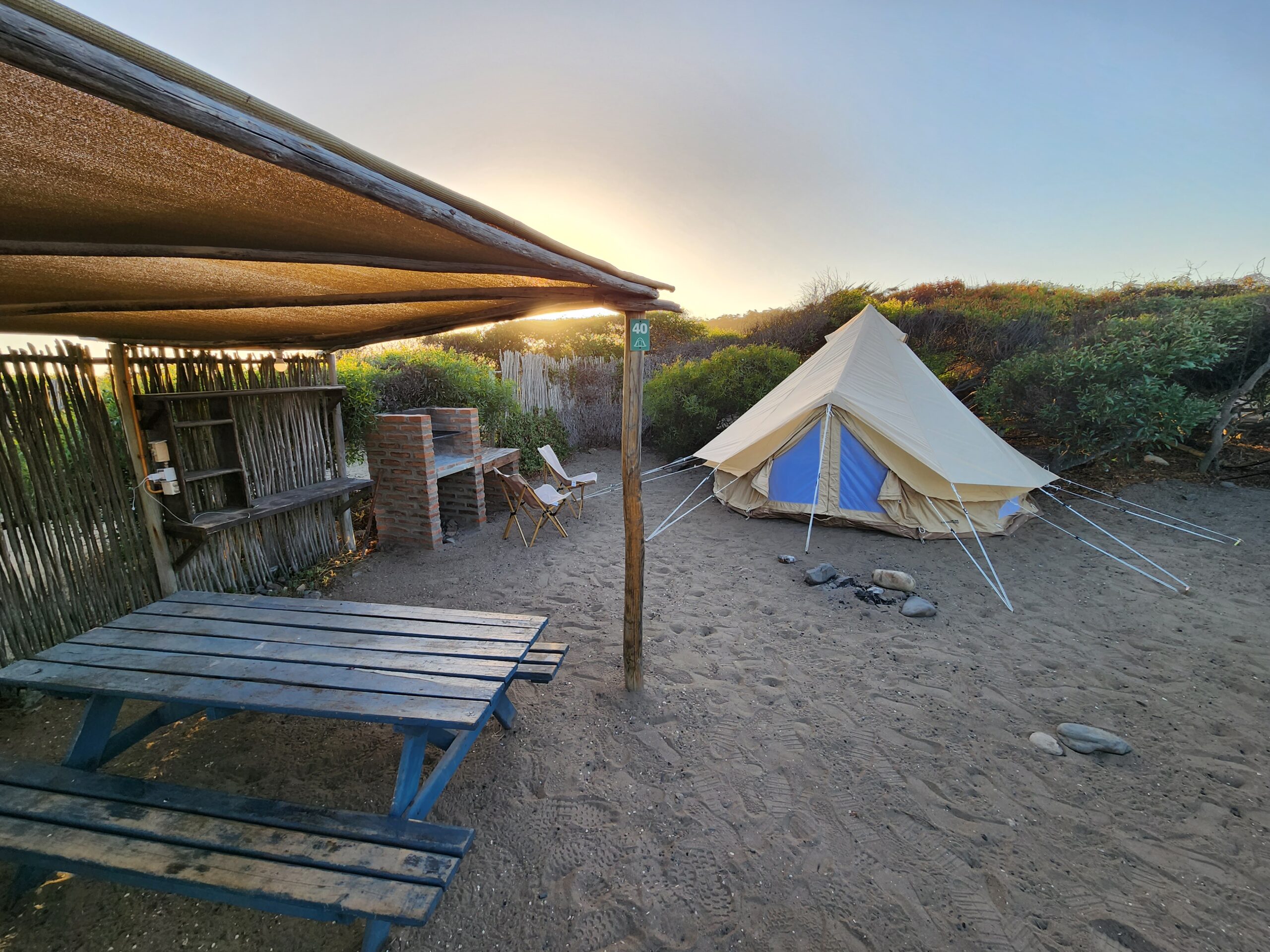 Los Molles - Camping Chivato - 2 camas de 1.5 plazas, 2 camas de 1 plaza - Sitio LOICA 40