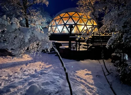Chillán – Domos Black Domes – 1 cama king, 1 camarote, 2 futón cama – Big Dome