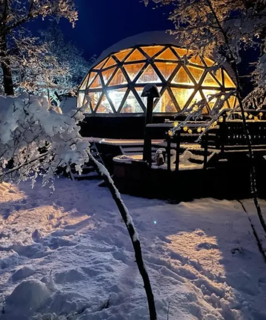 Chillán – Domos Black Domes – 1 cama king, 1 camarote, 2 futón cama – Big Dome