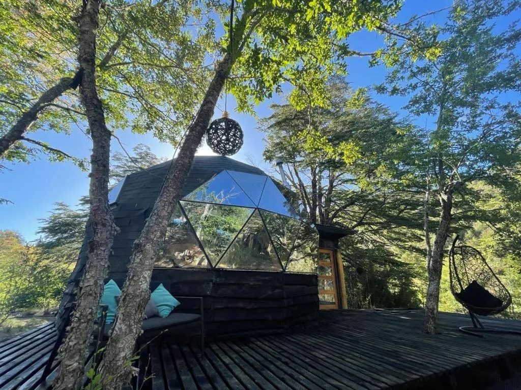 Chillán – Domos Black Domes – 1 cama king, 1 futón cama – Natura Dome